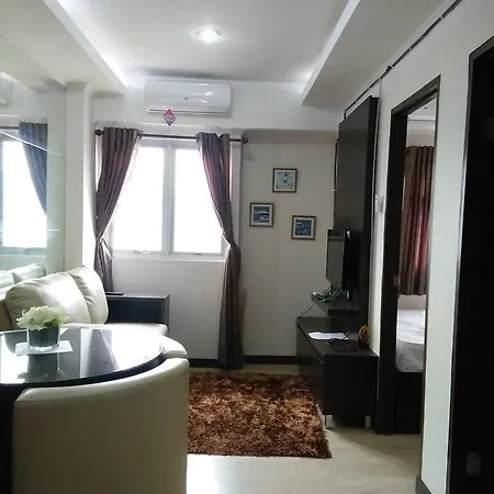 The Suites Metro Apartment - Putri